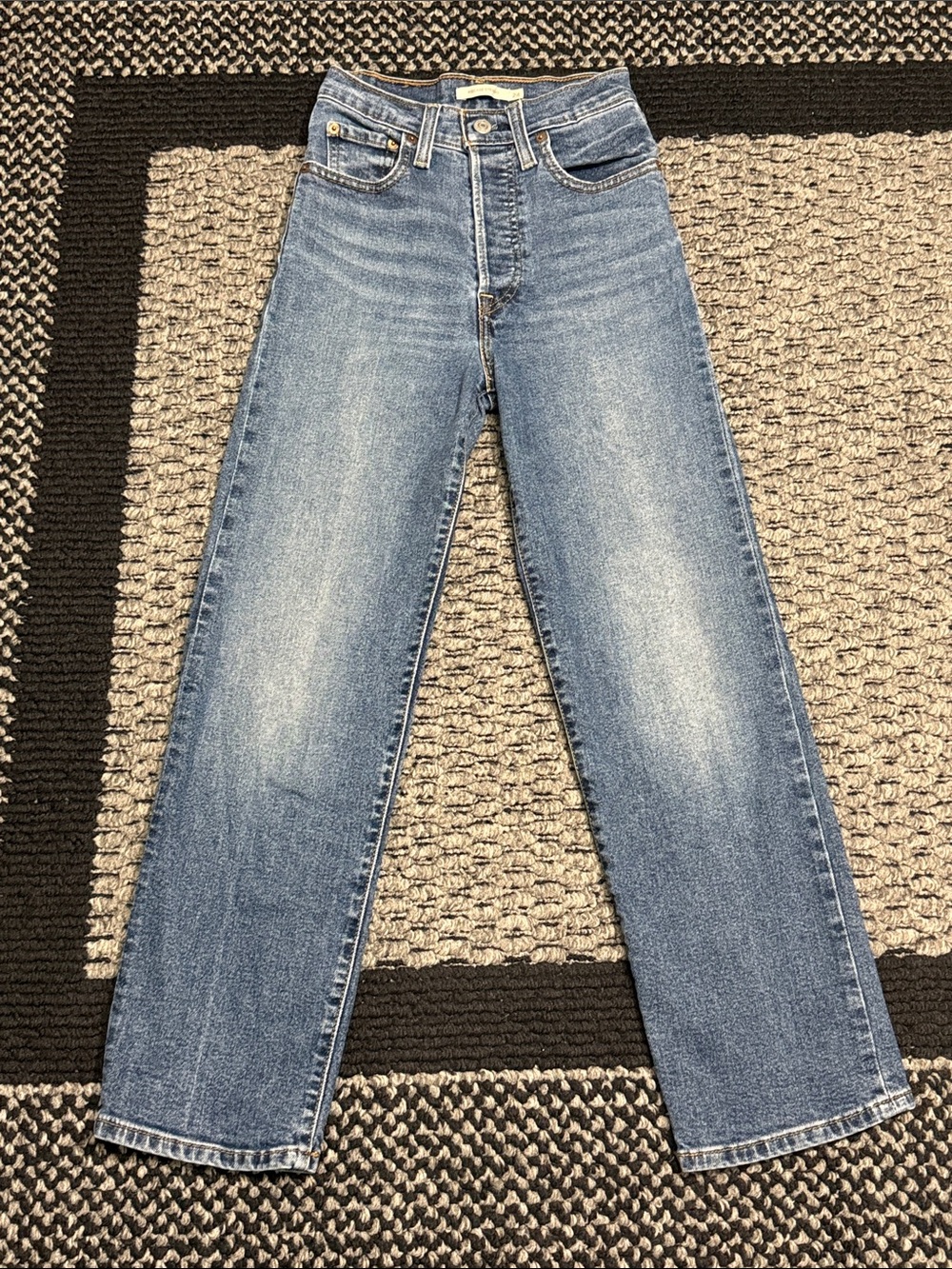 Levi’s Ribcage Straight Women’s 24 High Rise Stretch Denim Classic Casual Jeans